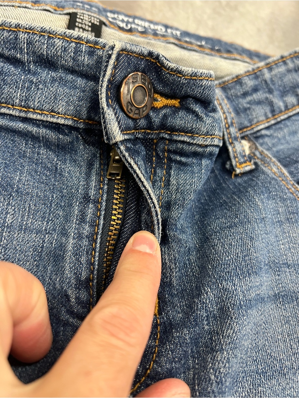 Gap Boyfriend Fit Cropped Jeans - Blue Women’s 16 or 33 - Picture 5 of 11